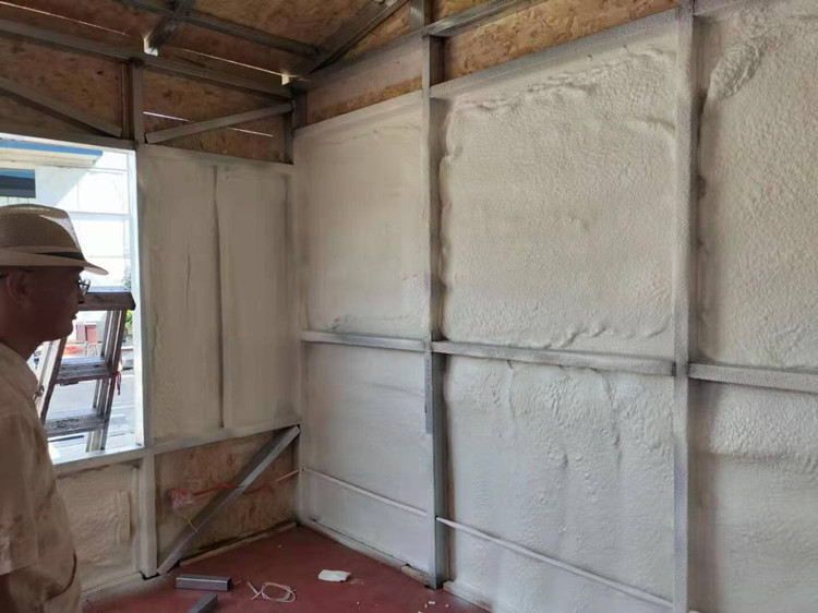 輕鋼別墅聚氨酯噴涂設備_ 冷庫噴涂保溫發(fā)泡噴涂設備