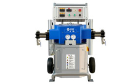 小型聚氨酯噴涂設備噴涂集裝箱體-山東聚氨酯噴涂機廠家