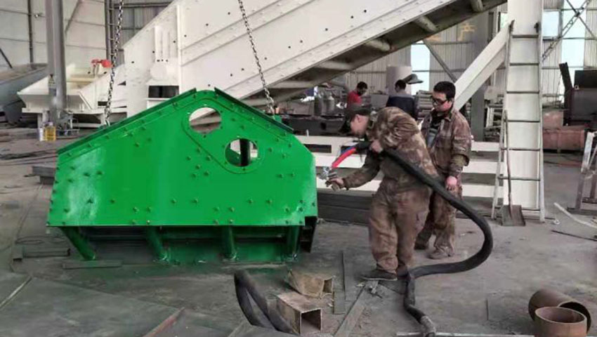 聚脲耐磨涂料,礦山設備,聚脲噴涂機